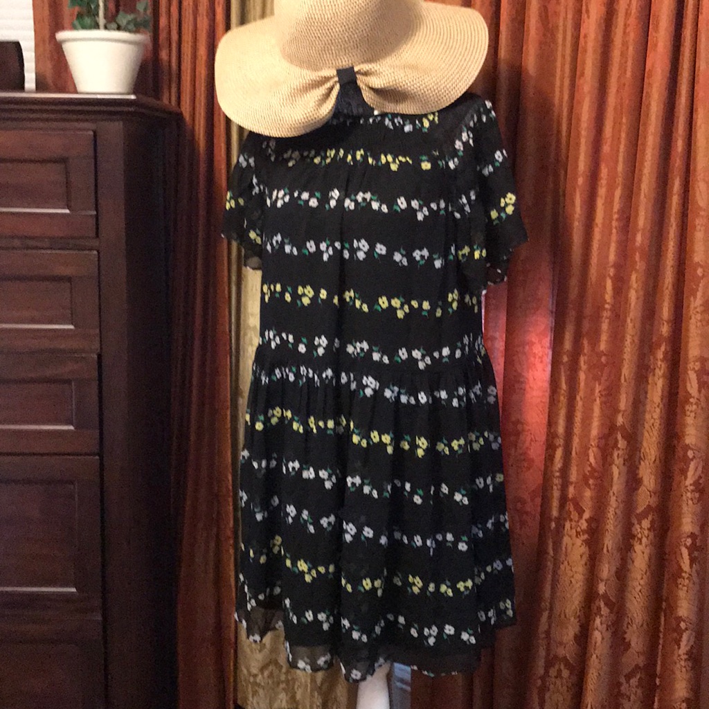 Ann Taylor Floral Smocked Shift Dress, Size M. New With Tags.